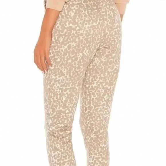 BB DAKOTA Steve Madden I
Want it Cat Way Joggers in
Camel NEW WITH TAG - Picture 5 of 6